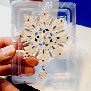 2023 SNOWFLAKE PORCELAIN HALLMARK KEEPSAKE ORNAMENT